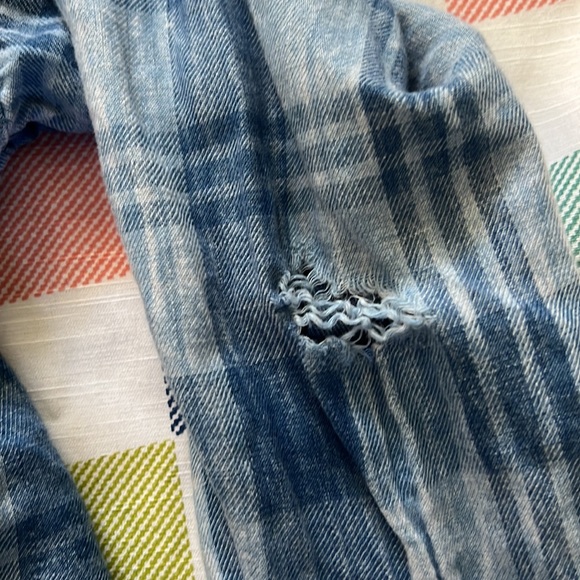 American Eagle Cropped Hooded Flannel - Picture 5 of 6